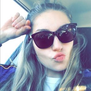 Meet your Posher, Samantha